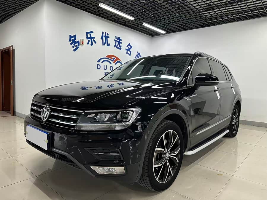 Volkswagen Tiguan L 2022 car image #2