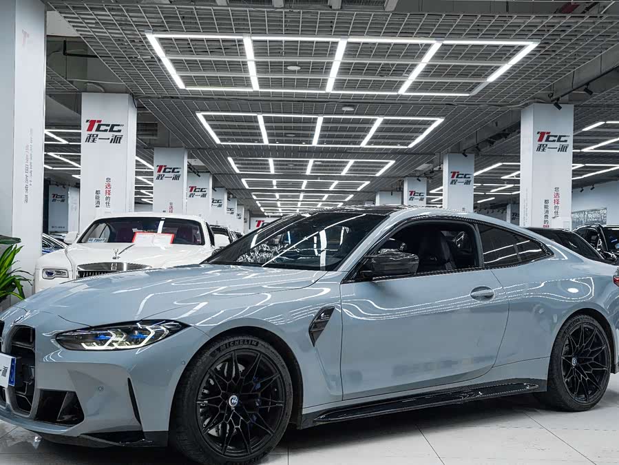 BMW M4 2022 car image #2