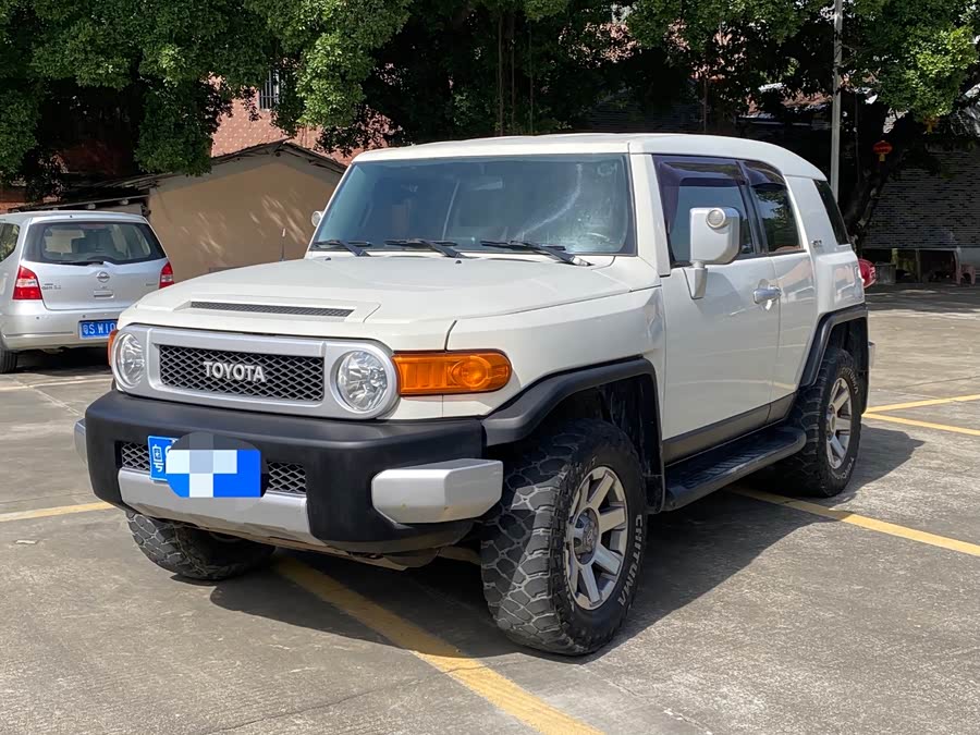 Toyota FJ Cruiser 2017 #2 Toyota FJ Cruiser 2017 car image #2