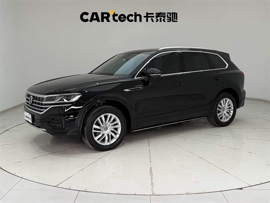 Volkswagen Touareg 2023 immagine di auto #2