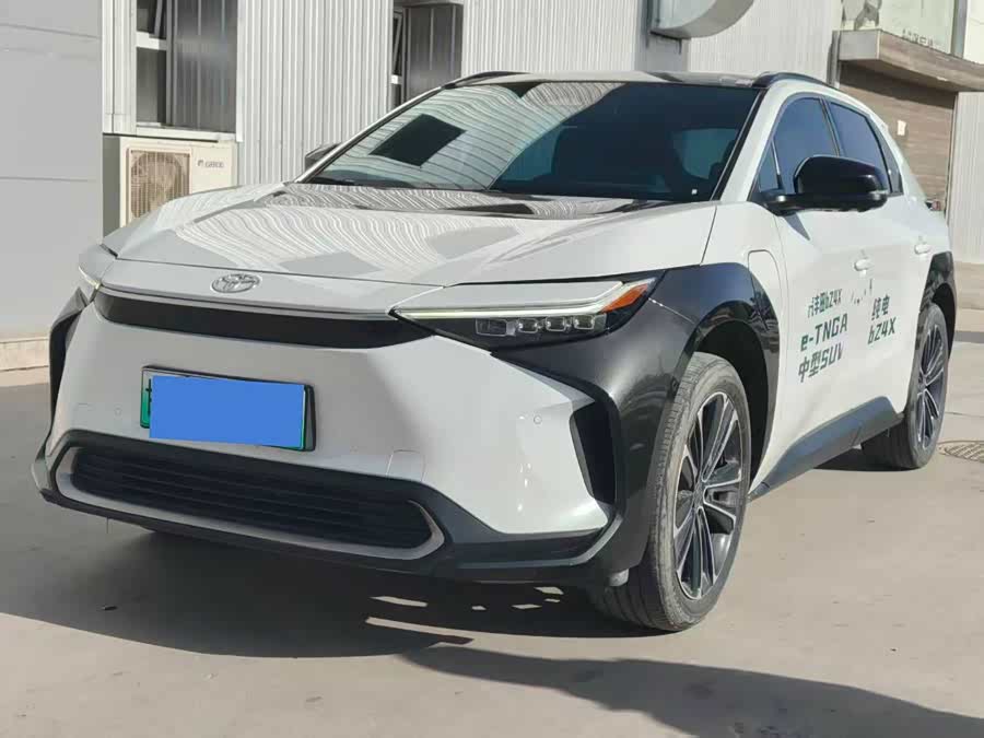 Toyota bZ4X 2022 immagine di auto #2