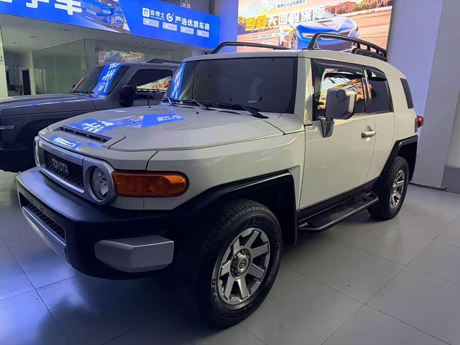 Toyota FJ Cruiser 2017 car image #2