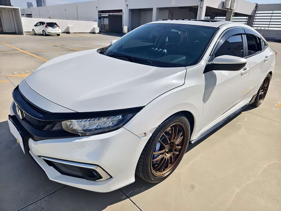 Honda Civic 2019 car image #2
