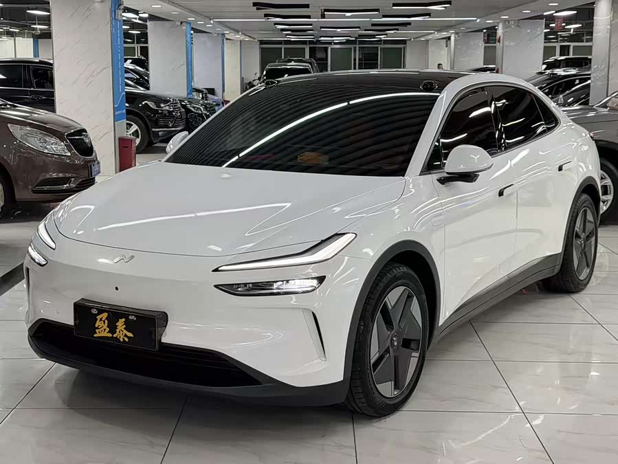 2025 car image #2