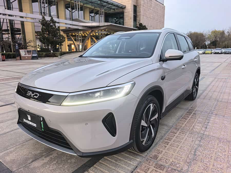 BYD Sea Lion 05 DM-i 2025 car image #2