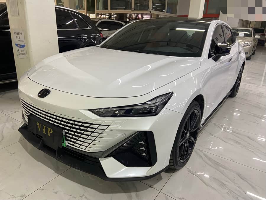 Changan UNI-V iDD 2023 car image #2