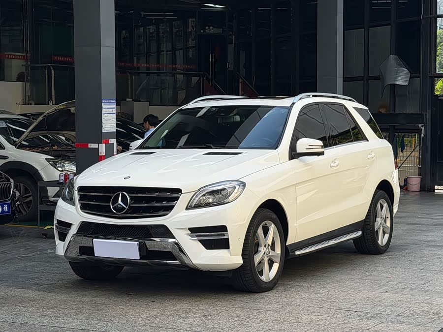 Mercedes-Benz M Class 2015 car image #2