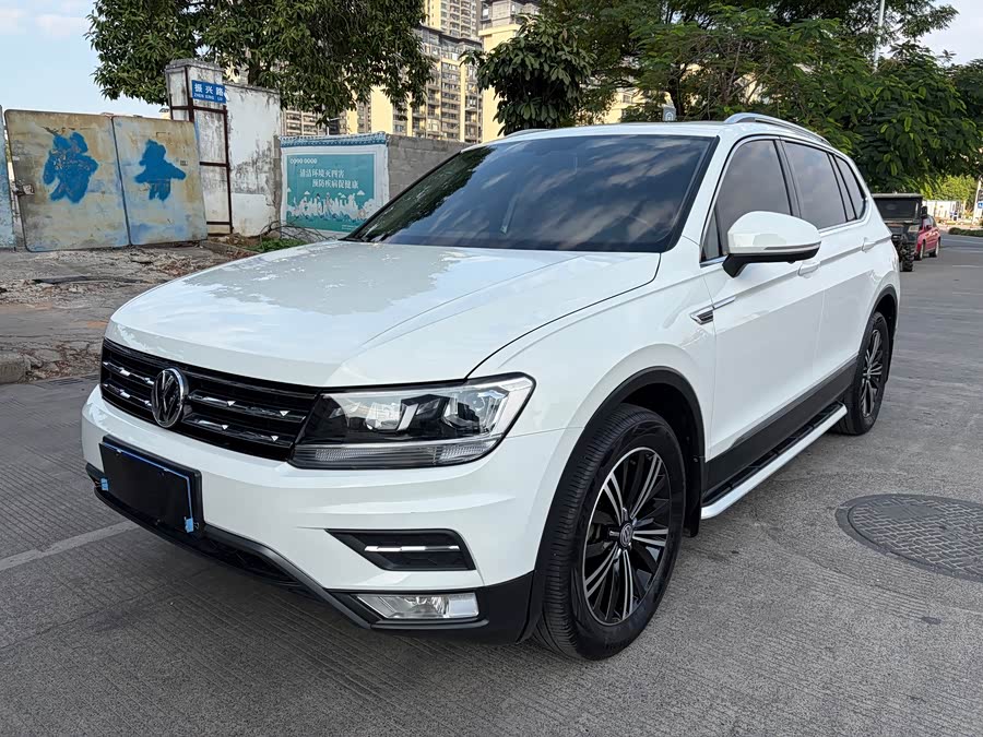 Volkswagen Tiguan L 2019 #2 Volkswagen Tiguan L 2019 car image #2