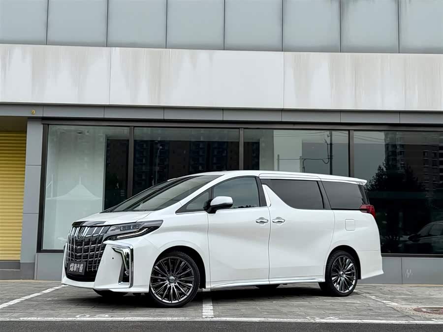 Toyota Alphard 2019 car image #2