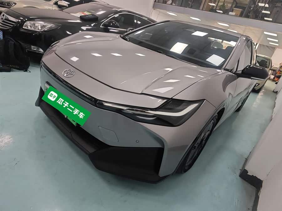 Toyota bZ3 2023 immagine di auto #2