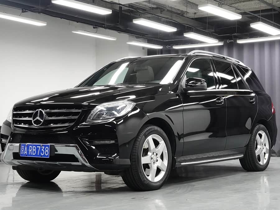 Mercedes-Benz M Class 2012 car image #2