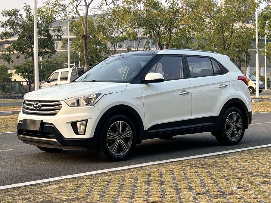 Hyundai ix25 2015 car image #2