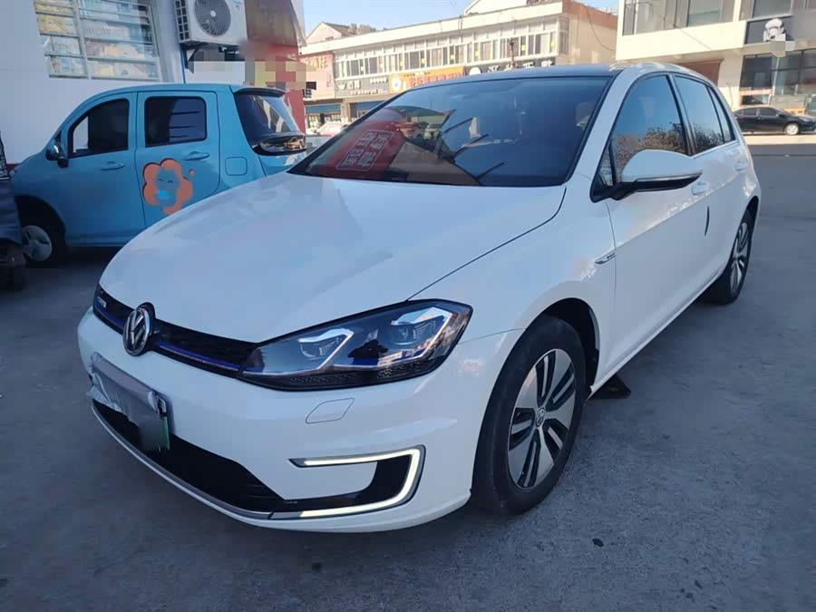 Volkswagen Golf Pure Electric 2020 car image #2