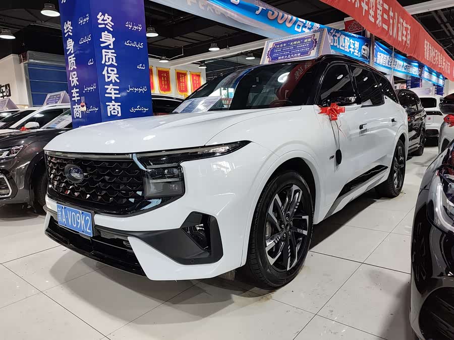 Ford Edge 2023 car image #2