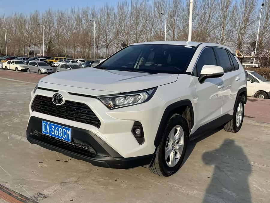 Toyota RAV4 2024 #2 Toyota RAV4 2024 car image #2