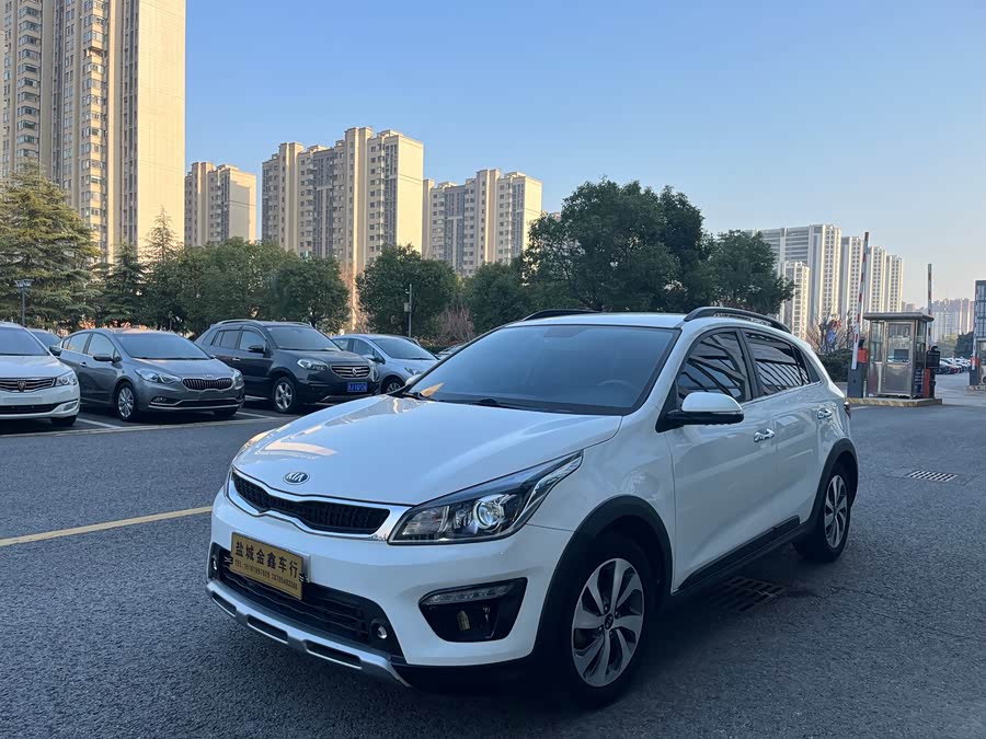 Kia Rio Cross 2017 car image #2