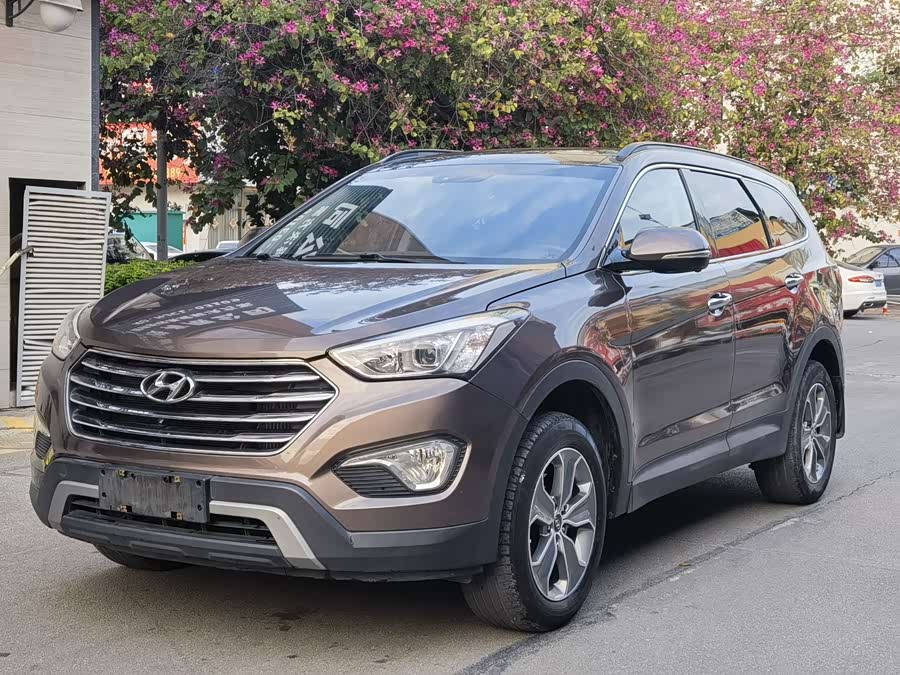 Hyundai Grand Santa Fe 2015 #2 Hyundai Grand Santa Fe 2015 car image #2