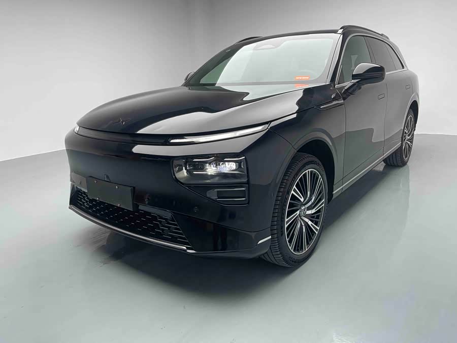 Xpeng G9 2023 car image #2