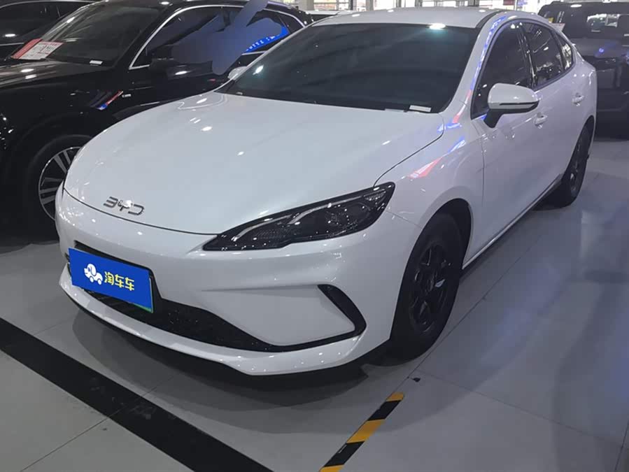 BYD Seal 05 DM-i 2025 car image #2