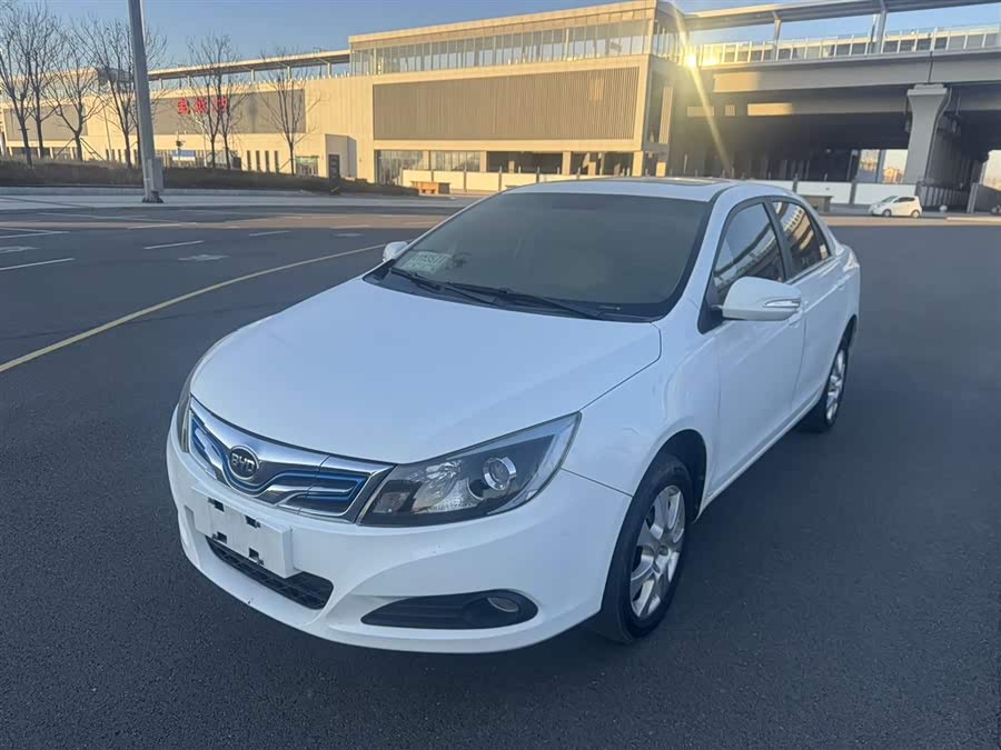 BYD e5 2017 car image #2