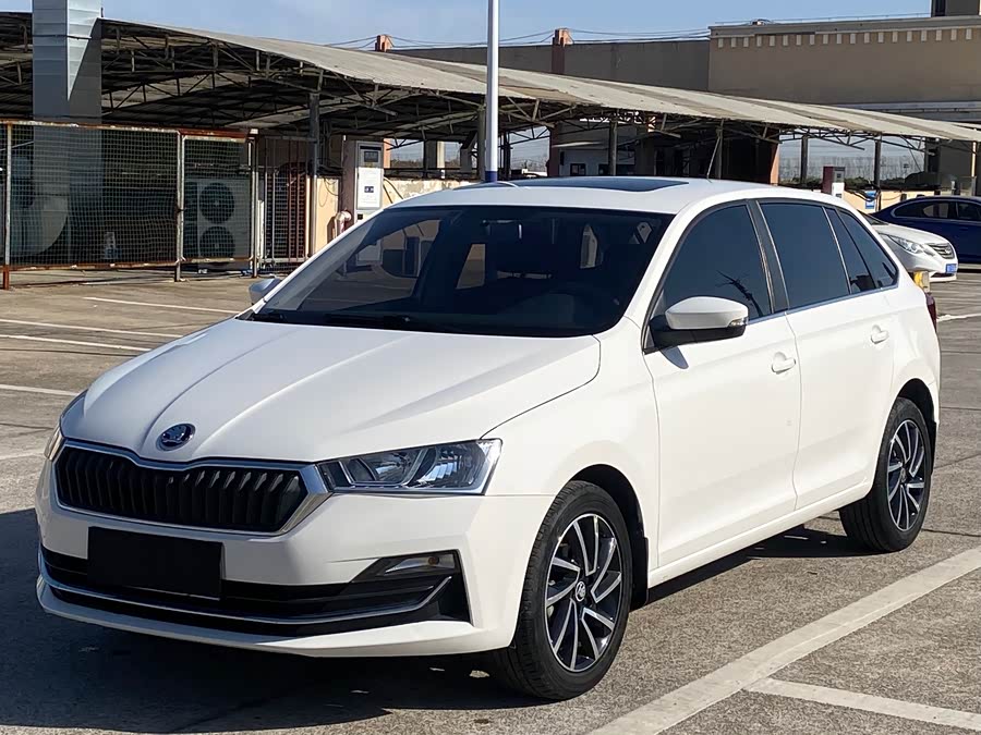 Skoda Rapid Spaceback 2020 immagine di auto #2