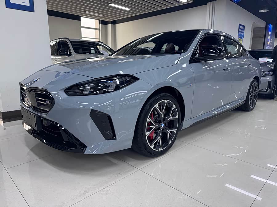 BMW M235L 2025 immagine di auto #2