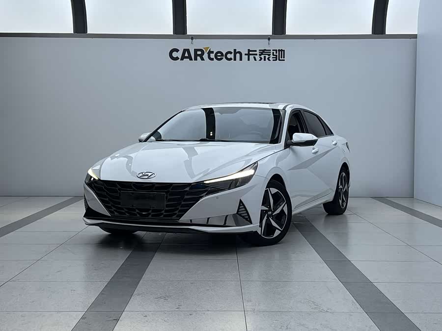 Hyundai Elantra 2022 car image #2