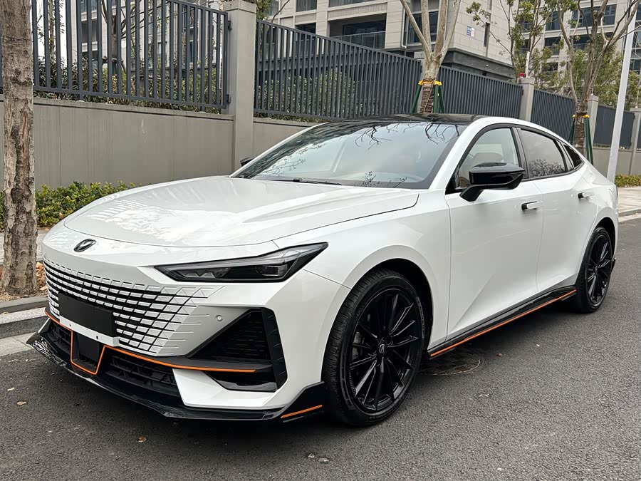 Changan UNI-V 2023 car image #2