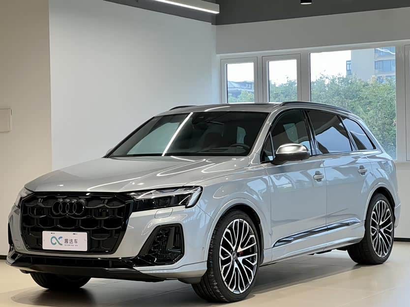 Audi SQ7 2024 car image #2