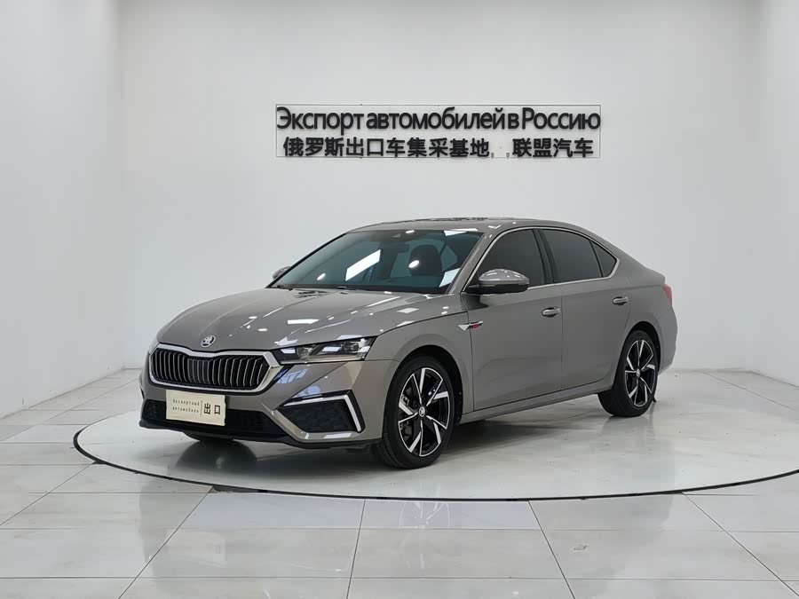 Skoda Octavia 2021 car image #2