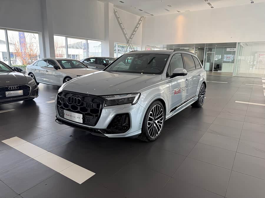 Audi SQ7 2024 изображение автомобиля #2