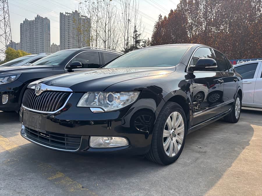 Skoda Superb 2013 car image #2