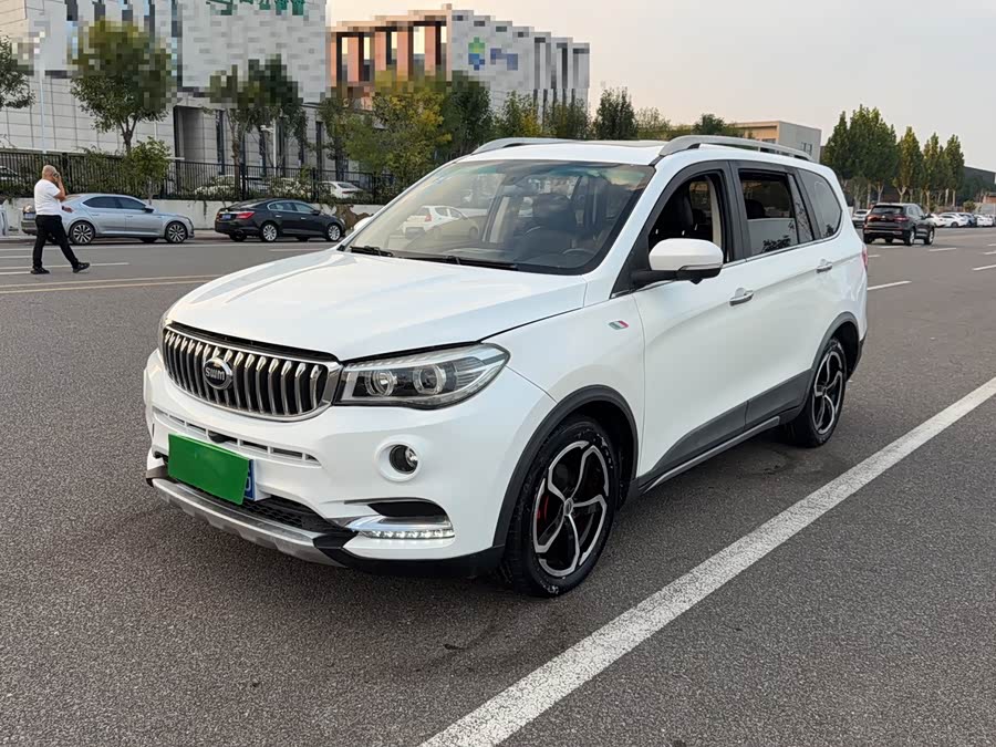 SWM X7 2018 изображение автомобиля #2