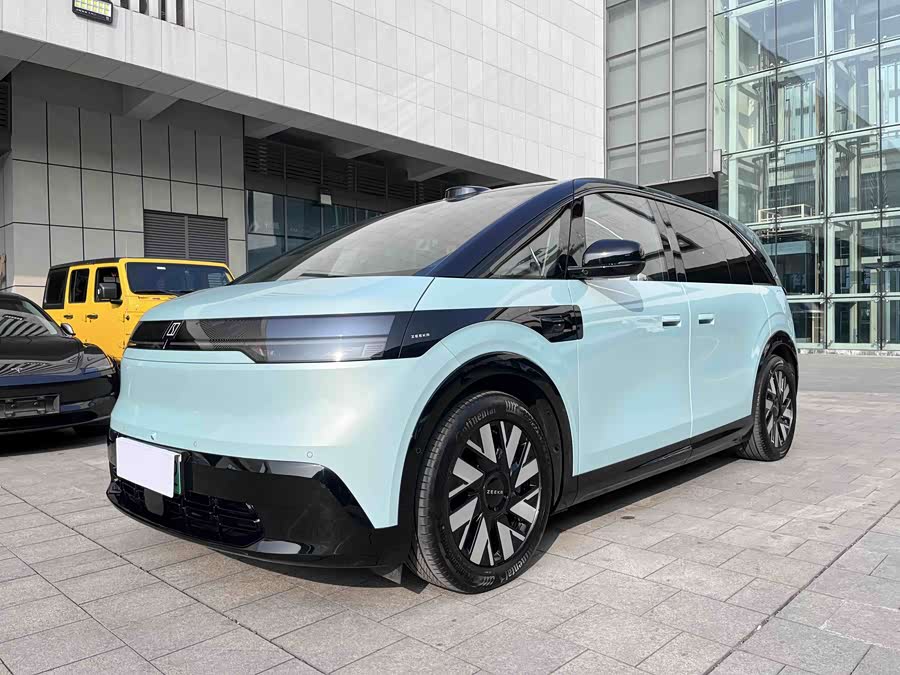 极氪 极氪MIX 2024 汽车图片 #2