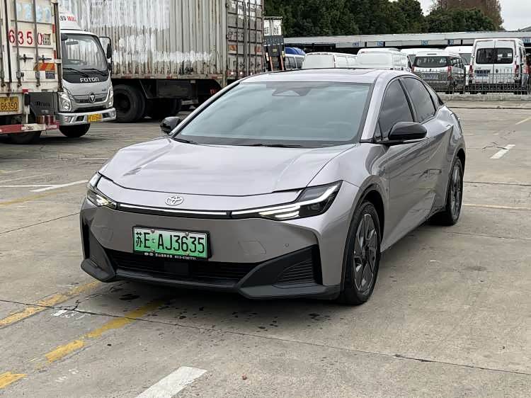 Toyota bZ3 2023 immagine di auto #2