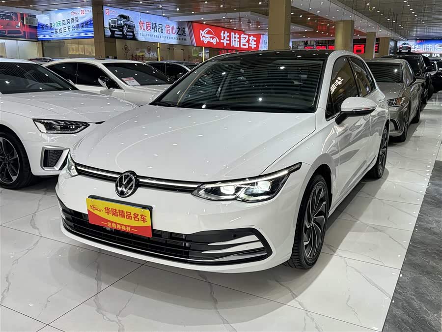 Volkswagen Golf 2021 car image #2
