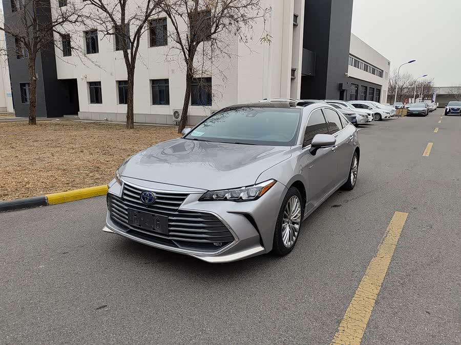 Toyota Avalon 2019 car image #2
