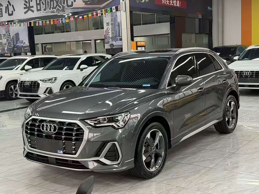 Audi Q3 2022 car image #2