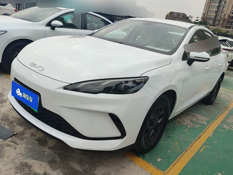 BYD Seal 05 DM-i 2025 car image #2