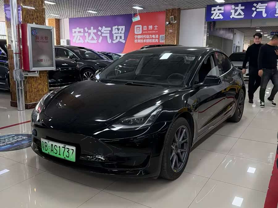 Tesla Model 3 2022 car image #2