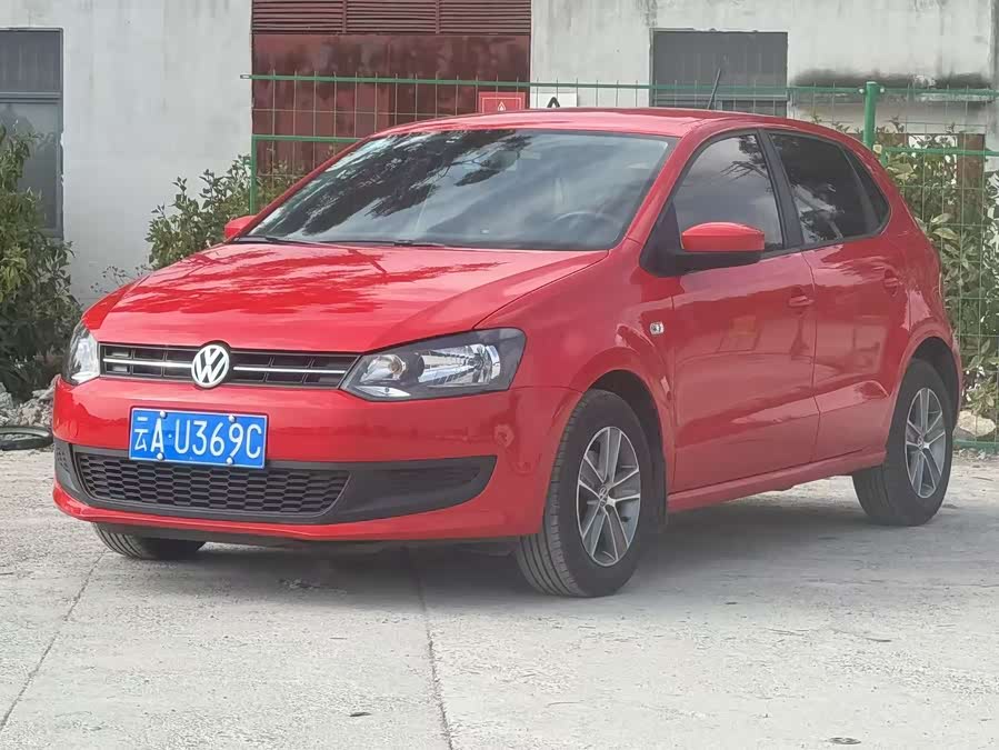 Volkswagen Polo 2013 car image #2