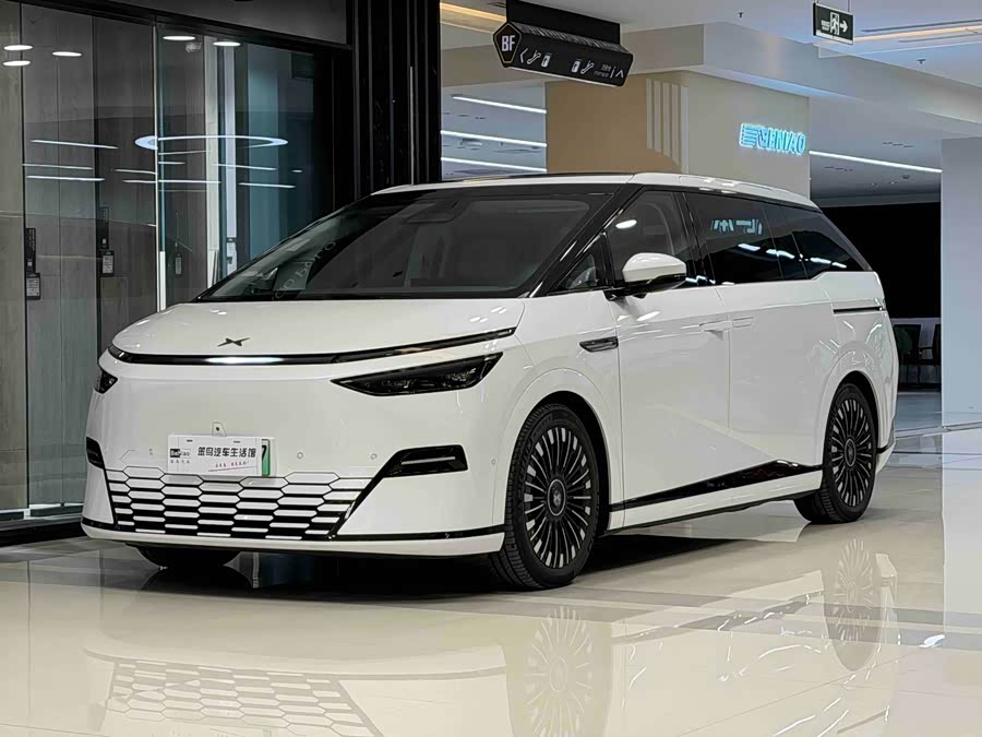 Xpeng X9 2025 immagine di auto #2