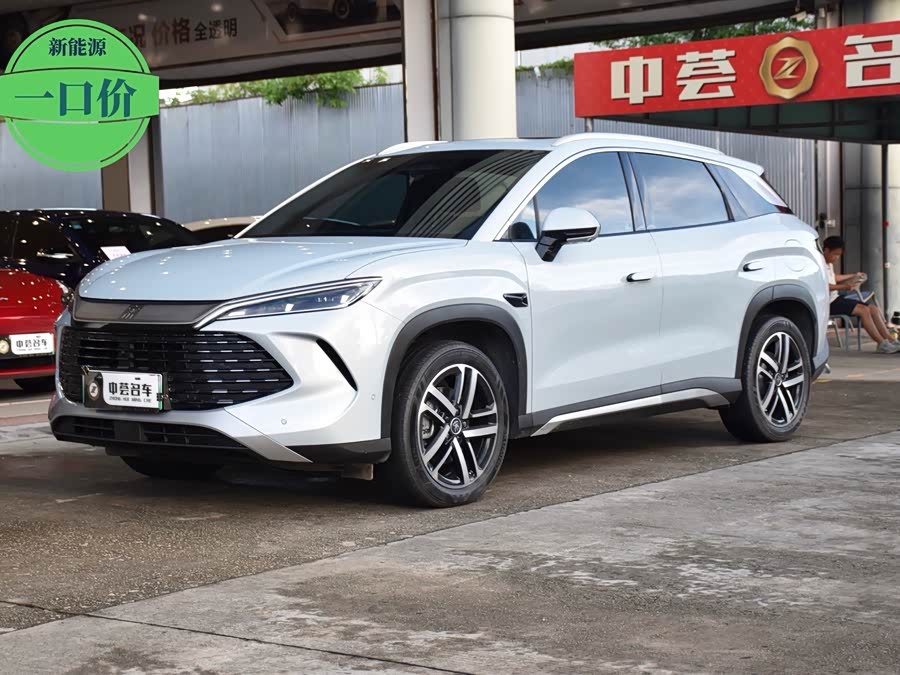 BYD SongL DM-i 2025 #2 BYD SongL DM-i 2025 car image #2