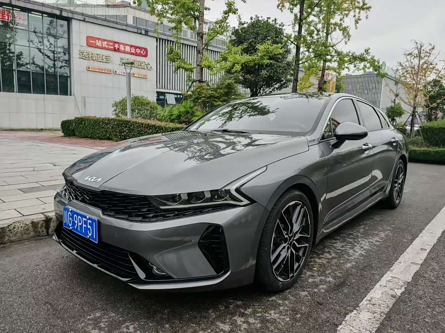 Kia K5 2023 car image #2
