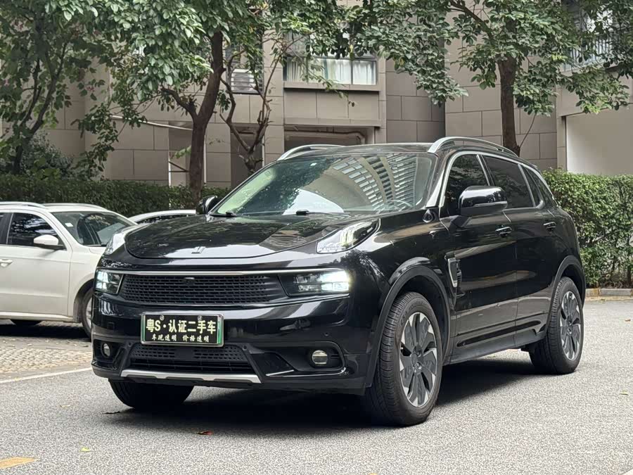 Lynk & Co 01 EM-P 2019 car image #2
