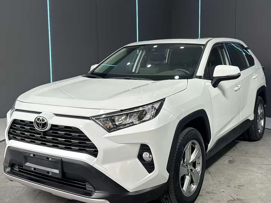 Toyota RAV4 2022 #2 Toyota RAV4 2022 car image #2