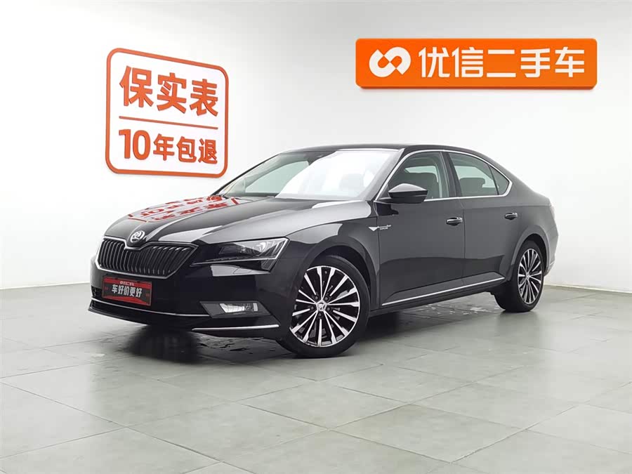 Skoda Superb 2018 car image #2