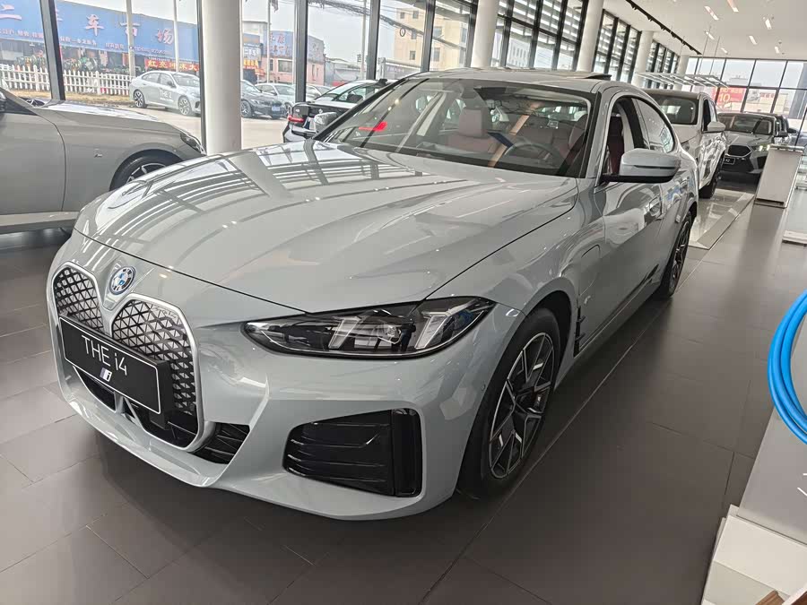 BMW i4 2025 image de voiture #2