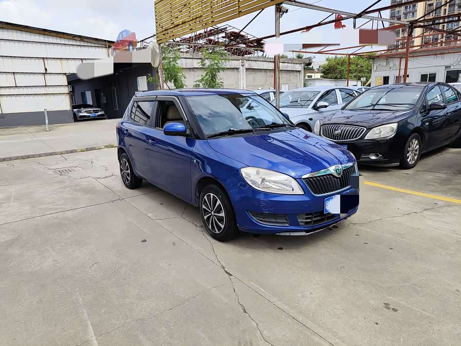Skoda Fabia 2012 car image #2