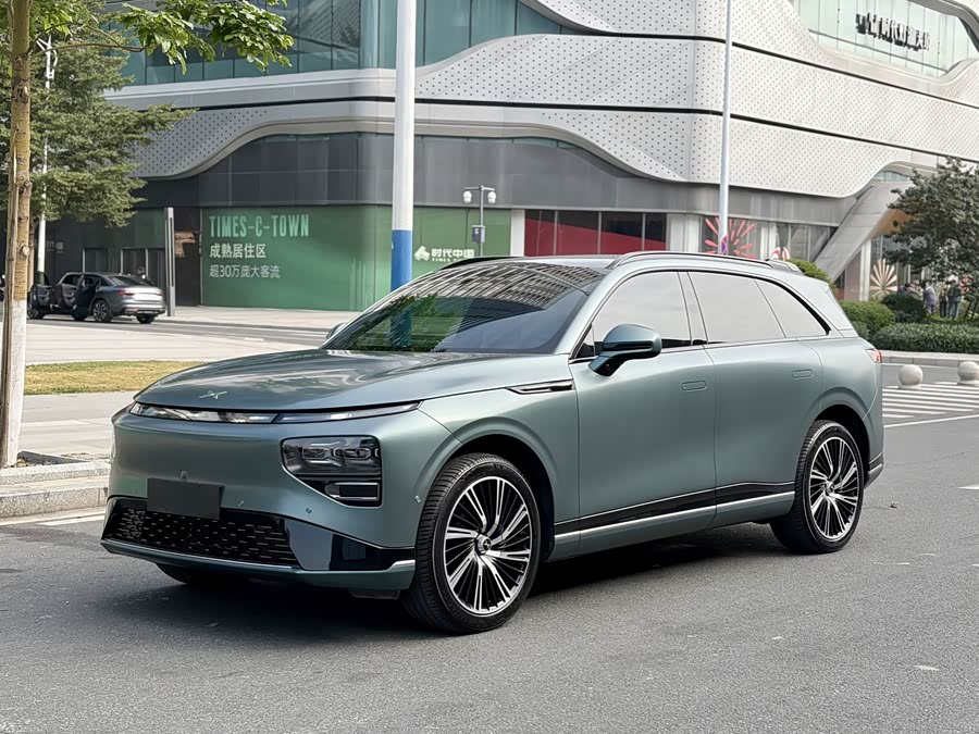 Xpeng G9 2024 صورة سيارة #2